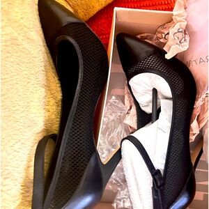 BCBG BRAND NEW HEELS WITH STRAP